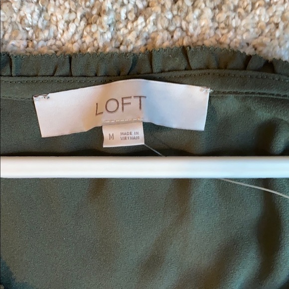 NWOT Loft Ruffle Tank Medium - Picture 4 of 4